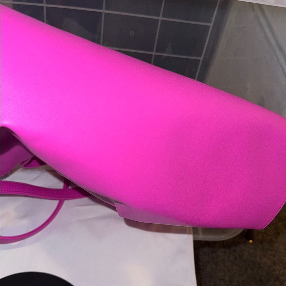 Telfar Women's Vibrant Pink Tote Bag - Picture 4 of 4
